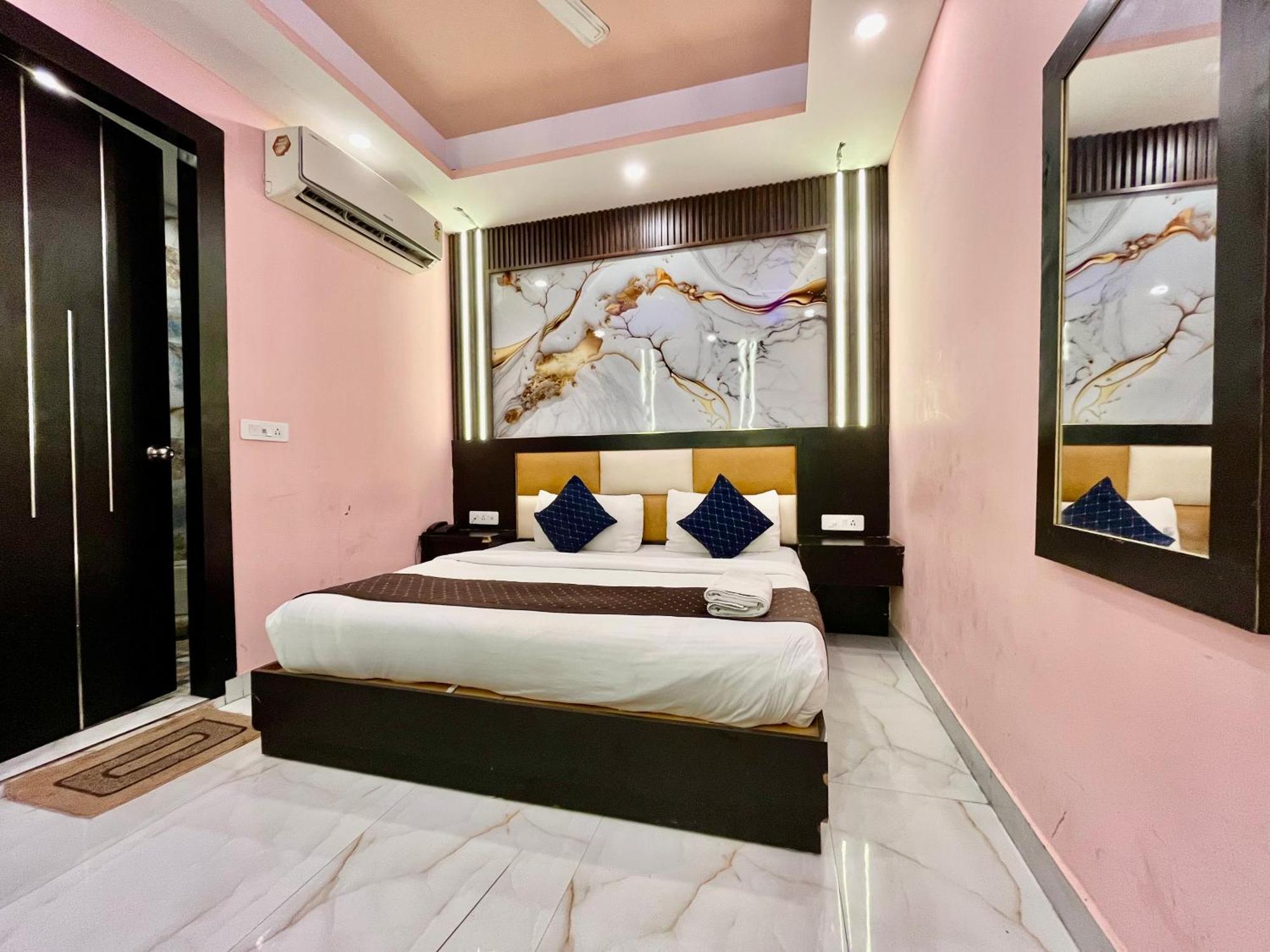 Jupiter Plaza Delhi Airport Hotel New Delhi Eksteriør billede